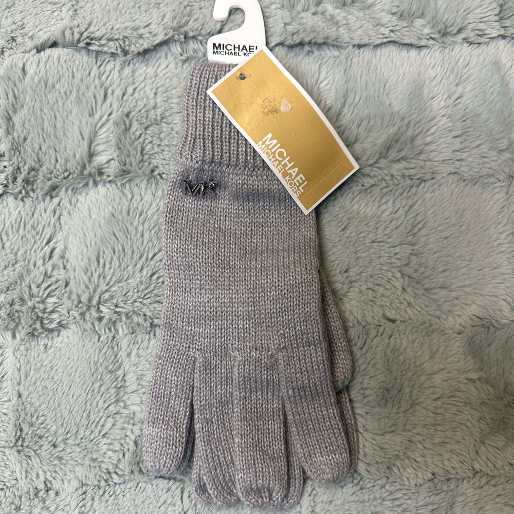 Michael Kors Gray Knit Gloves NWT one size